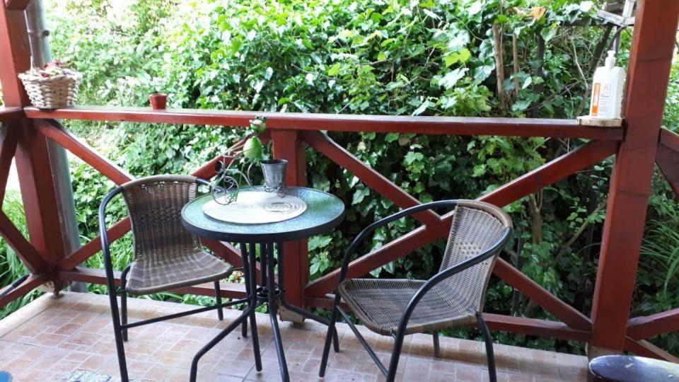 Villa Kerekparos Es Zarandok Vendeghaz Apostag Exterior foto