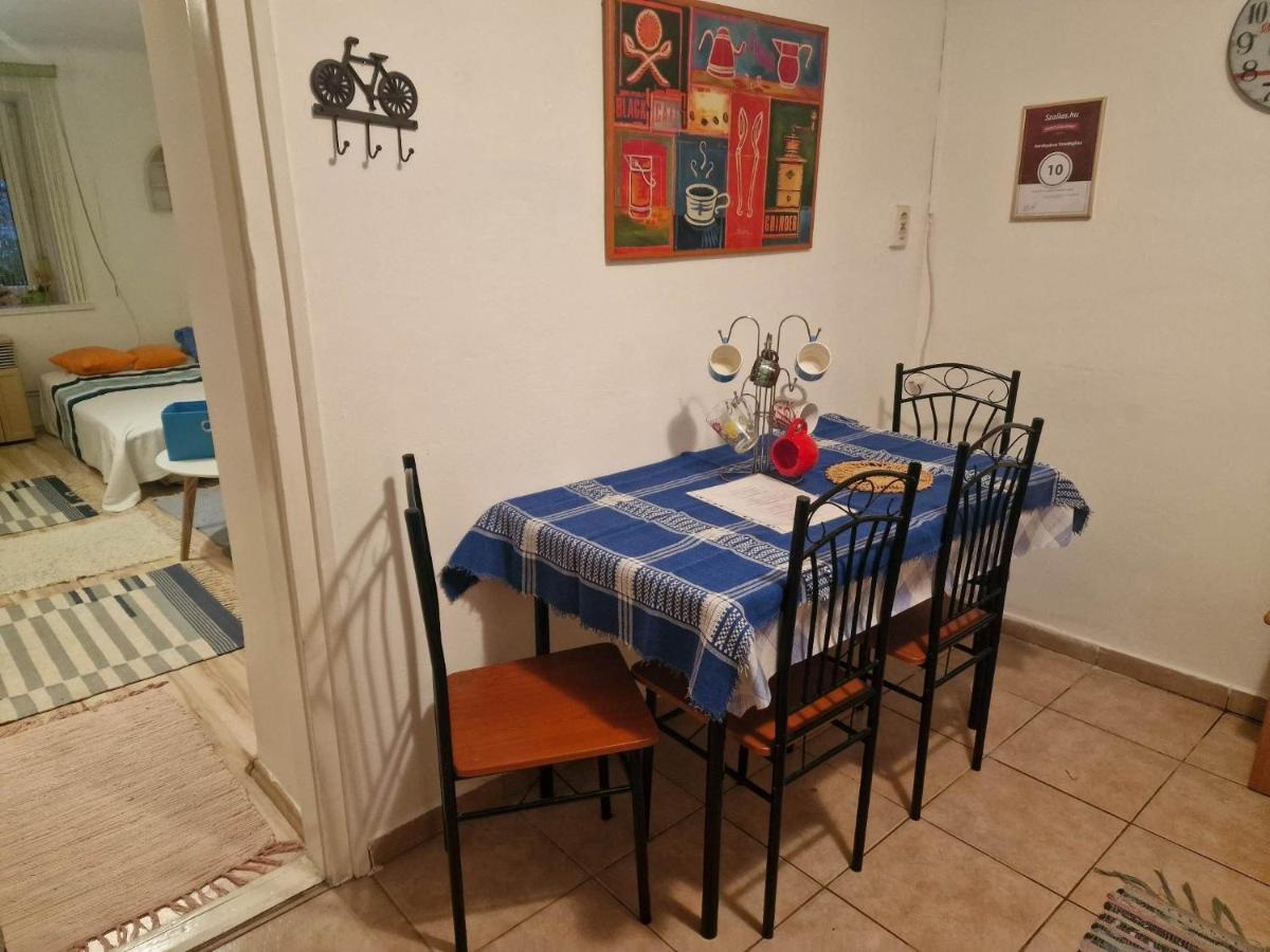 Villa Kerekparos Es Zarandok Vendeghaz Apostag Exterior foto
