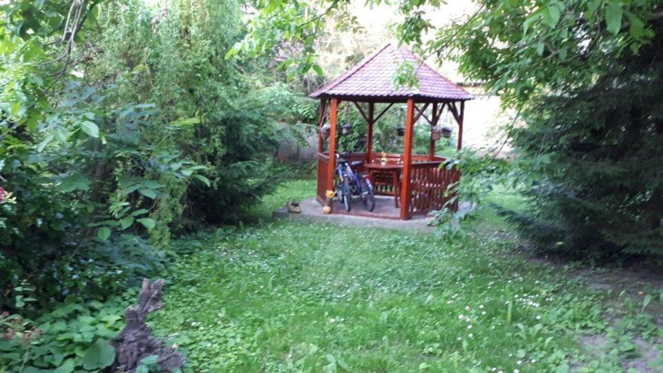 Villa Kerekparos Es Zarandok Vendeghaz Apostag Exterior foto