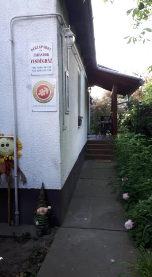 Villa Kerekparos Es Zarandok Vendeghaz Apostag Exterior foto